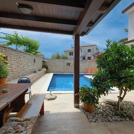 Kascuni A5 Vakantiehuis Pula